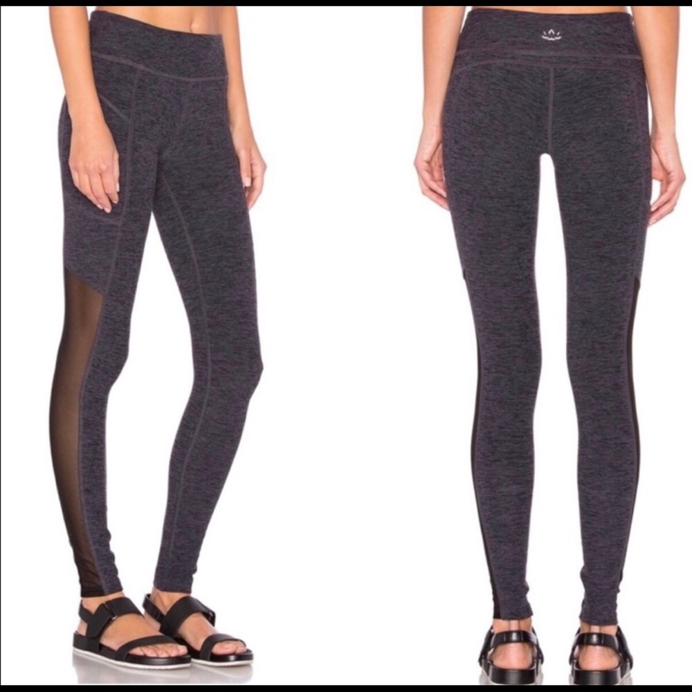 Beyond Yoga High Waist Mesh Spacedye Leggings Size Medium side pockets
